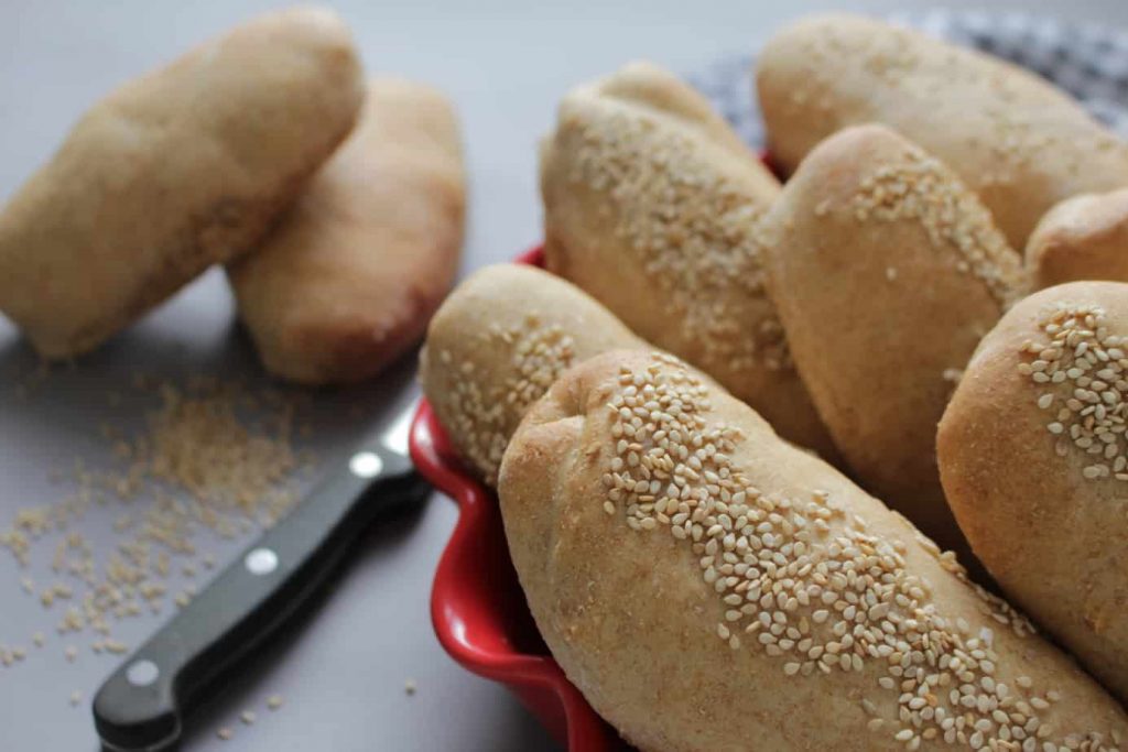 לחמניות סנדוויץ' מקמח כוסמין מלא אורגני ושיבולת שועל